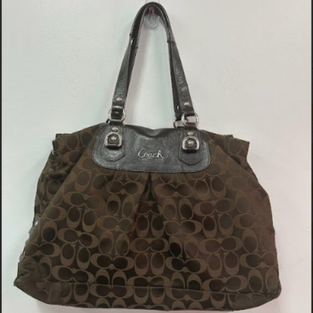Coach purse no:G1051-515510 Brown